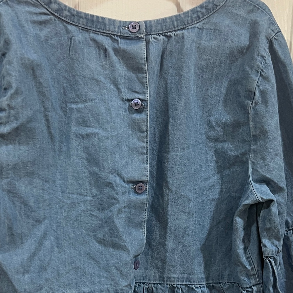 Crown & Ivy Chambray Tunic with Floral Embroidery size large - Picture 7 of 8